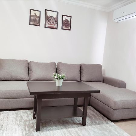 Renovated 1 Bedroom With King Size Bed In Kentron Jerevan Exteriör bild