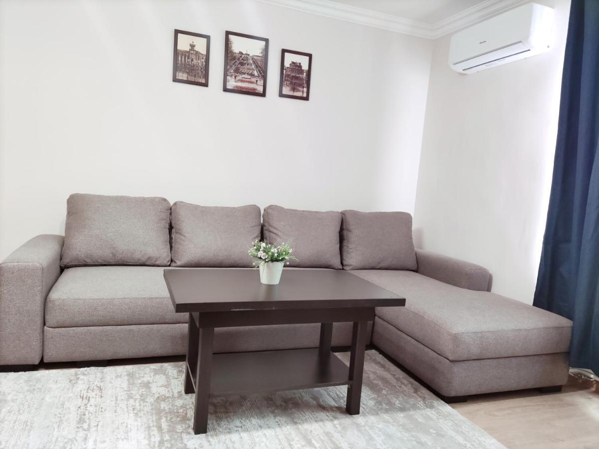 Renovated 1 Bedroom With King Size Bed In Kentron Jerevan Exteriör bild